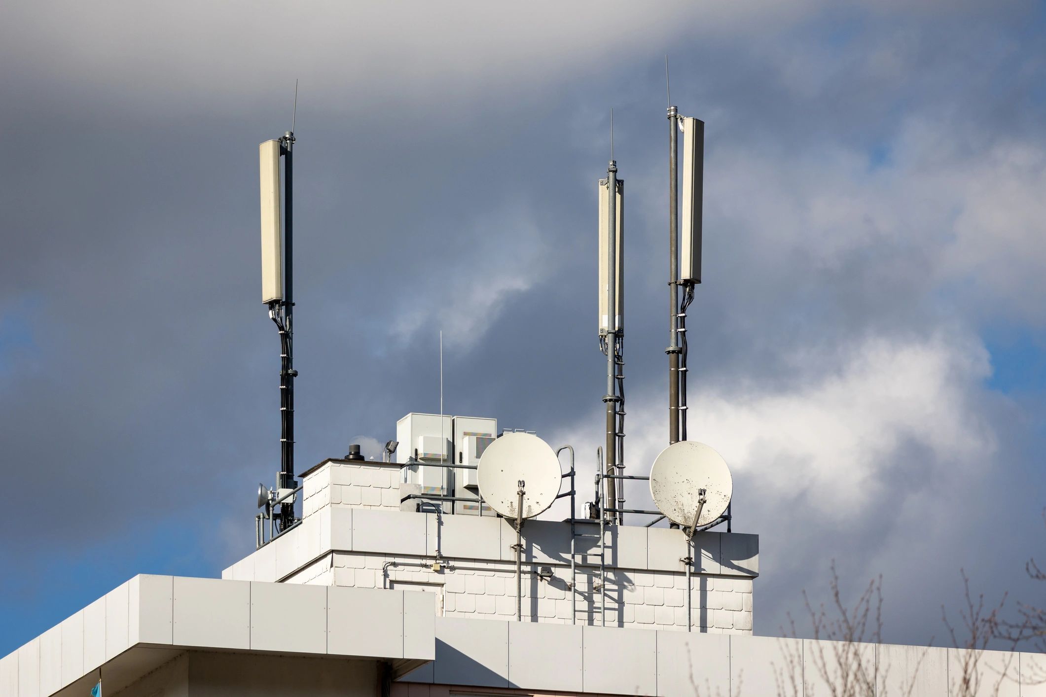 Telecom rooftop antennas documented for asset monitoring